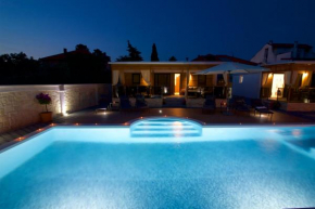 Tomica Apartments with Pool